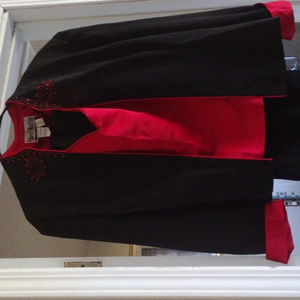 Suit - Picture 3 of 3